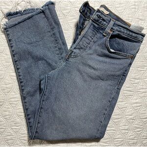 UC- LEVIS-Wedgie Fit Ankle Women's Jeans